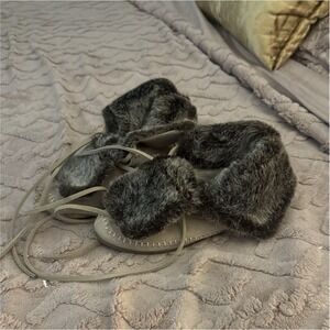 Y2K TOMS Faux Fur Lined Bootie Slippers Beige Suede Women's 5.5 Classic Cozy